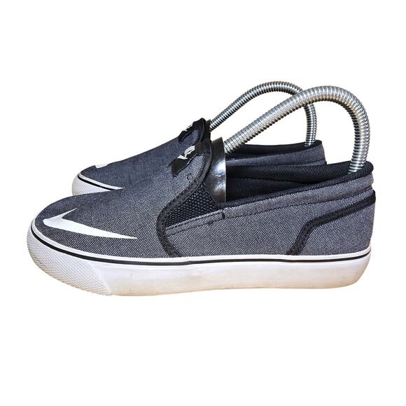 Nike Toki Low Black  and White Canvas Slip Ons, size Youth 5 Womens Size 7 - Picture 1 of 8